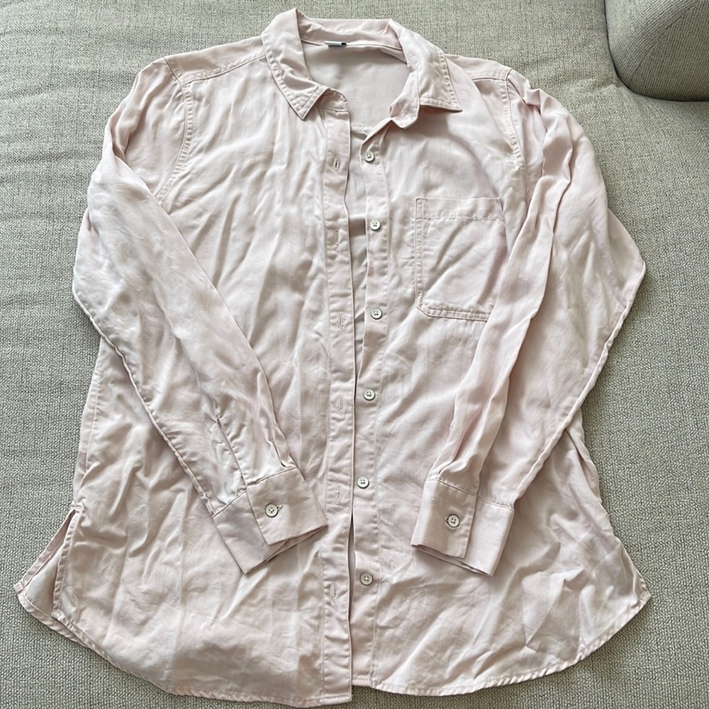 Pretty Pink Buttonup - Picture 1 of 2